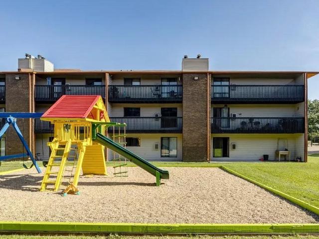 Reid Park Estates 1 Bedroom Apartment for Rent at 121 Clancy Dr, Saskatoon, SK S7M 5J9 Confederation Suburban Centre