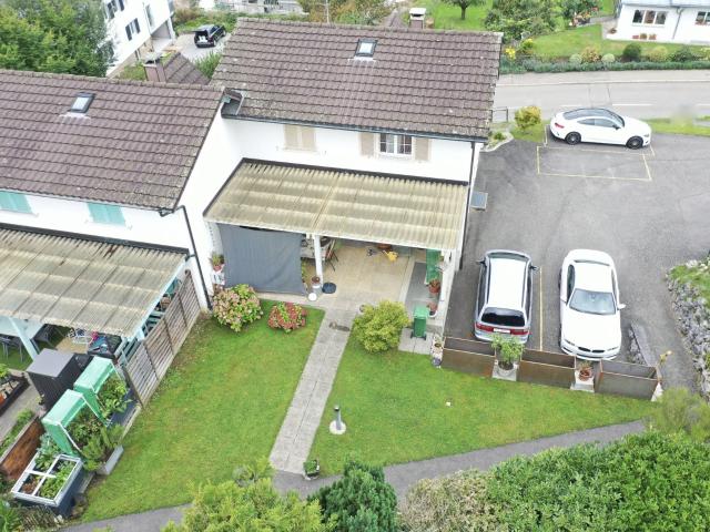 REIHENECK EINFAMILIENHAUS IN DNIKEN STEUERGNSTIGE GEMEINDE