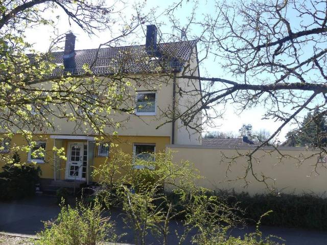 Reiheneckhaus mit Garage! In Nürnberg Großgründlach!