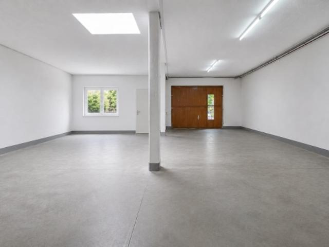 Reiheneckhaus mit Gewerbe Wohnen und Arbeiten unter einem Dach