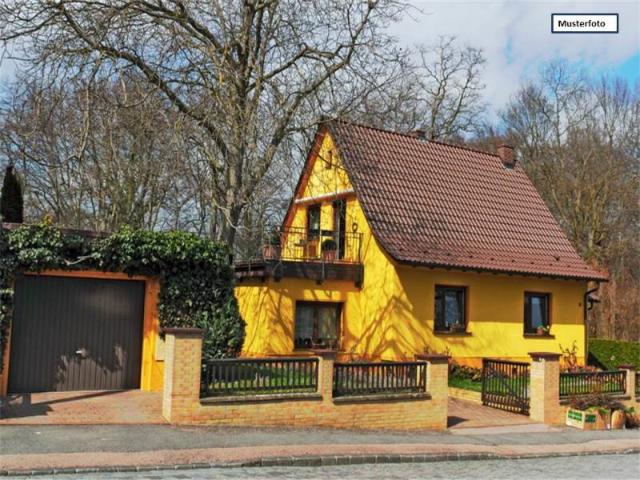 Reiheneckhaus in 66693 Mettlach, Halfenweg