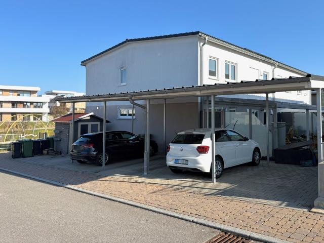 Reiheneckhaus inkl. 1 Carport, 2 PKW STP, 2 Bäder, EBK uvm
