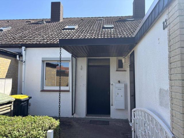 Reihenendhaus mit Garage, zusätzlichem Stellplatz und Wintergarten