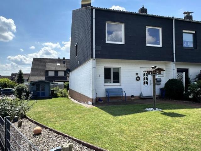 Reihenendhaus mit grünem Garten und Garage!