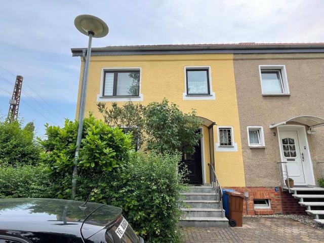Reihenendhaus mit schönem Grundstück in MD Süd
