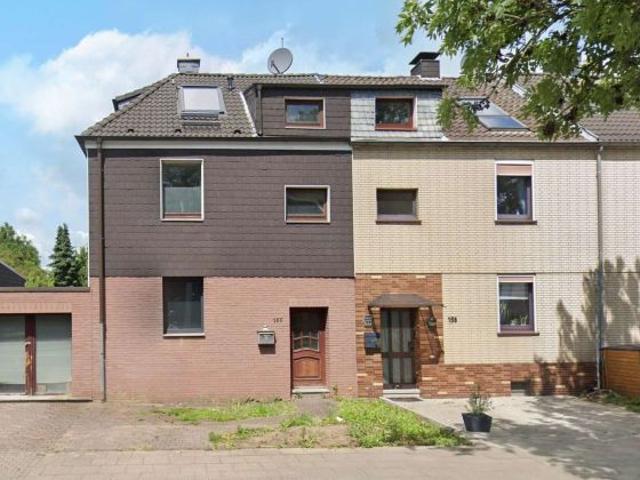 Reihenendhaus, ca. 211 m², mit Stellplatz, Garten und Terrasse in Essen Schönebeck