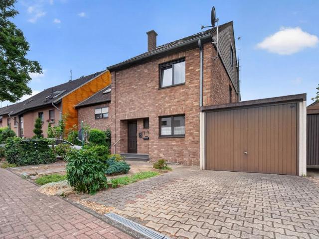 Reihenhaus mit Garage und Garten in Tönisvorst Vorst von Privat