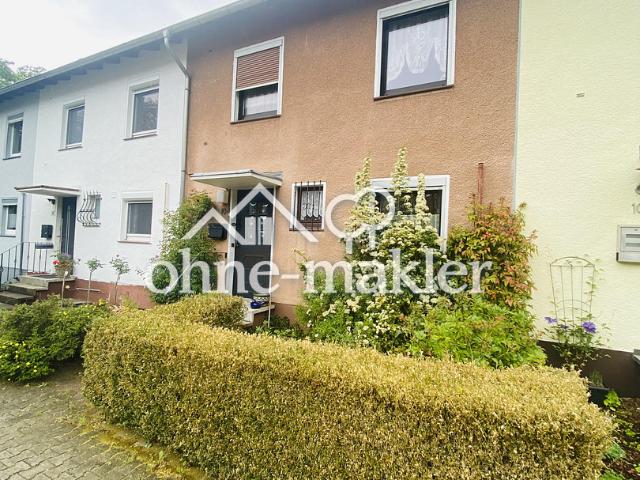 REIHENHAUS: GARTEN, TERRASSE, BALKON, EBK, KAMIN, VOLLUNTERKELLERT, ZWEI TAGESLICHTBÄDERN, PKW STPL