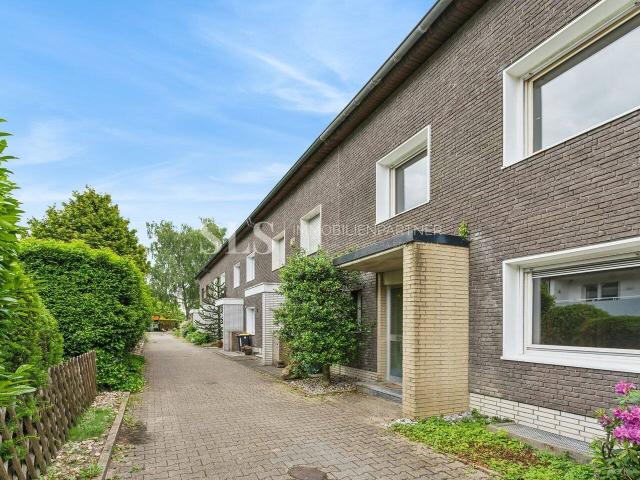 Reihenmittelhaus mit Ausbaupotenzial und Garage in ruhiger Wohnlage