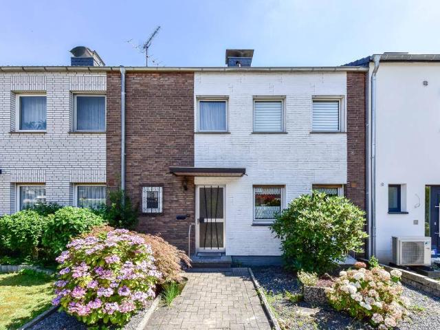 Reihenmittelhaus in zentraler Lage von Langenfeld Immigrath * 4 Zi * ca. 103,58 m² Wfl. * Tageslicht Wannenbad * Einz.