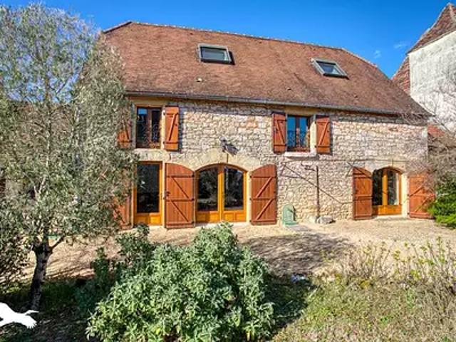 Reilhaguet 46350 Achat / Vente maison 7 pièces t7 au dernier étage parking