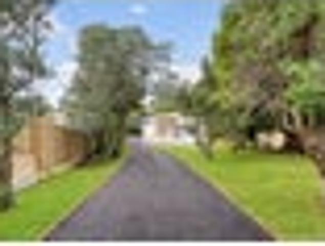 4 bedroom 2 bathroom on 1749m2 freehold land