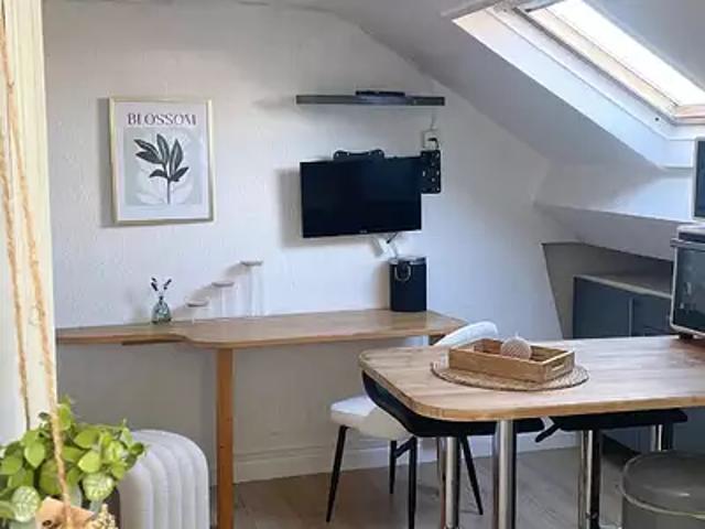 Reims 51100 Location appartement 1 pièce t1 au dernier étage