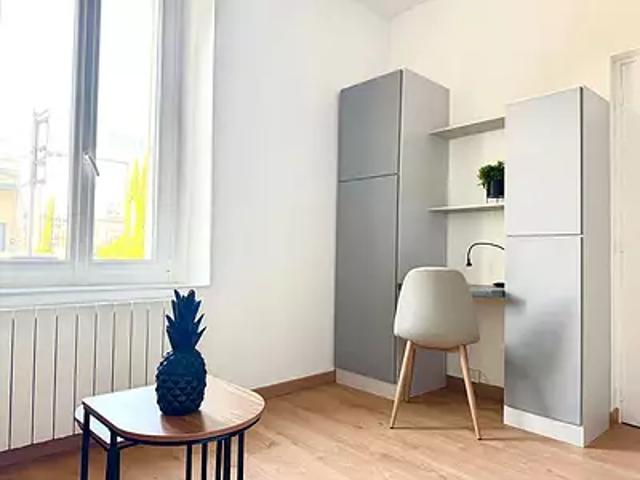 Reims 51100 Location appartement 1 pièce t1 au dernier étage