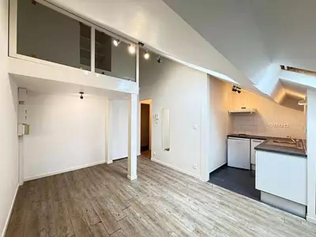 Reims 51100 Location appartement 1 pièce t1 au dernier étage