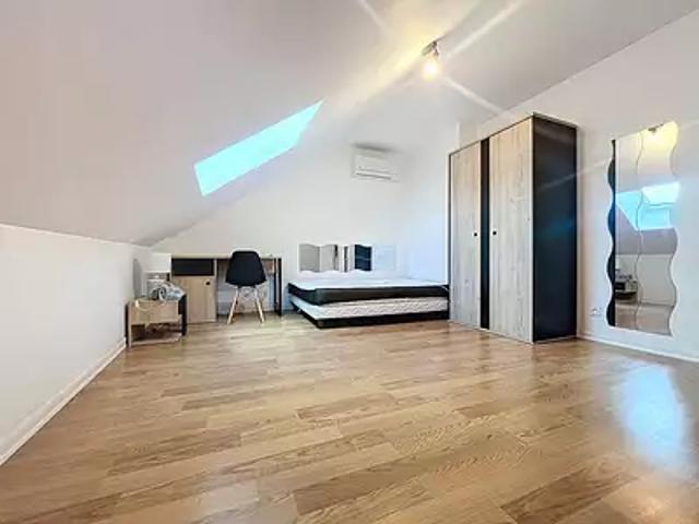 Reims 51100 Location appartement 1 pièce t1 au dernier étage