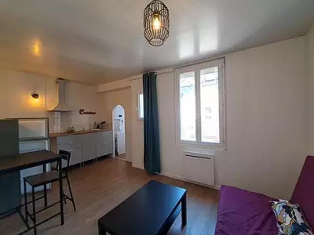 Reims 51100 Location appartement 1 pièce t1 au dernier étage