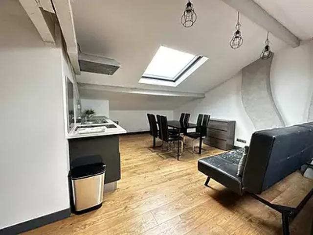 Reims 51100 Location appartement 1 pièce t1 au dernier étage