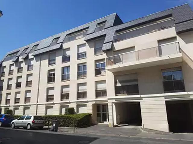 Reims 51100 Location appartement 1 pièce t1 au dernier étage terrasse