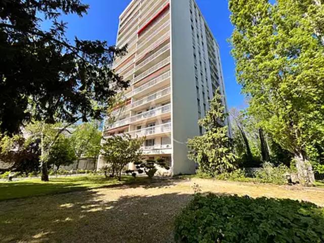 Reims 51100 Location appartement 1 pièce t1 parking