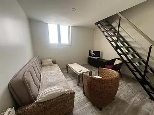 Reims 51100 Location appartement 2 pièces t2 au dernier étage