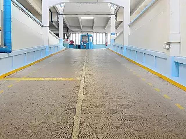 Reims 51100 Location parking au dernier étage