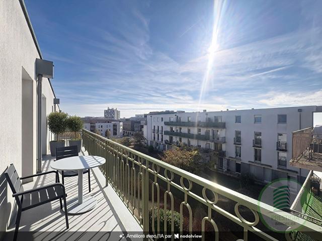 REIMS CLAIRMARAIS DERNIER ETAGE F3 AVEC BALCON ET PARKING