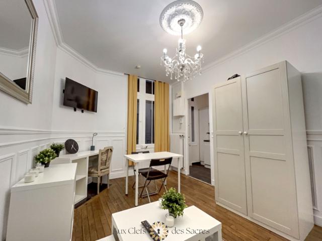 REIMS HYPERCENTRE STUDIO MEUBLE TOUT COMPRIS