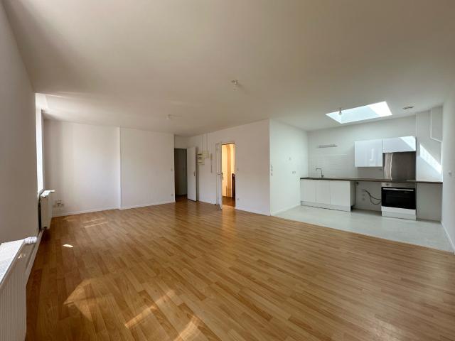 REIMS Immeuble 1 local et 3 appartements secteur ERLON