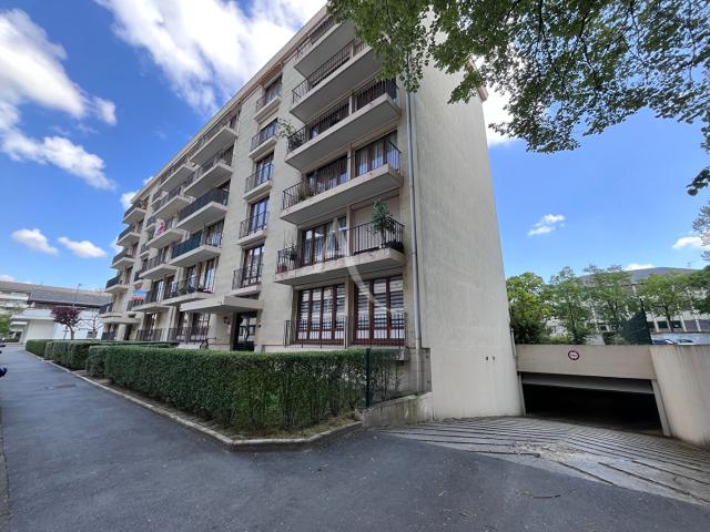 Reims Location Parking / Garage 51