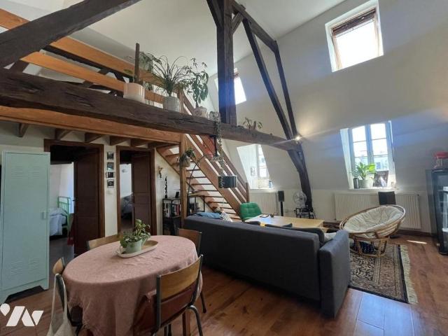 REIMS RUE DE L'ÉQUERRE Appartement Type 4 meublé avec garage