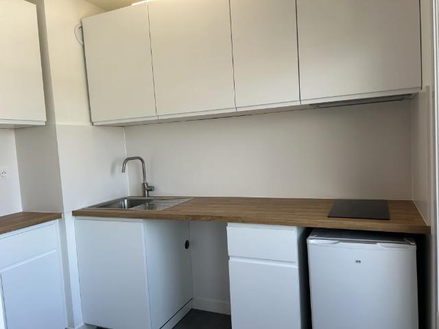 Reims STUDIO MEUBLE PROCHE SCIENCES PO