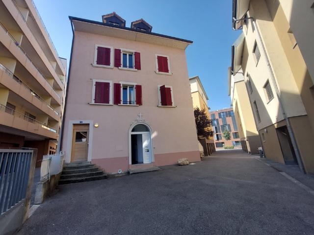 REINE BERTHE 13, Appartement de 3.5 pièces aux poutres apparentes