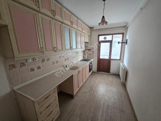 Rekoor Emlaktan Yeni Adliye Yakını 3+1 Satılık Daire