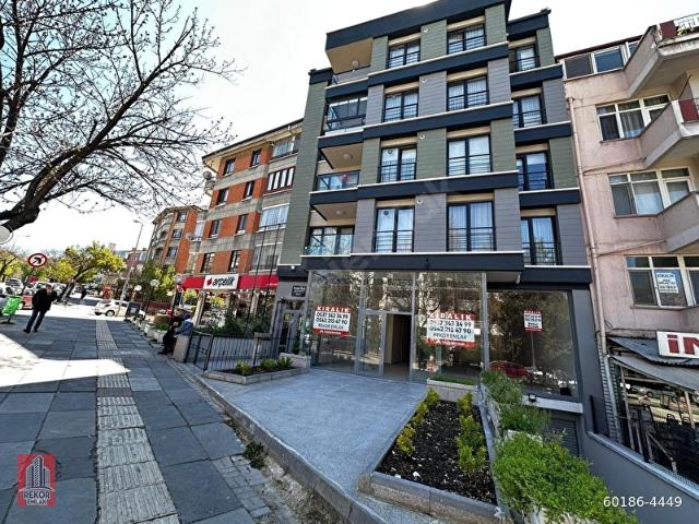 REKOR'DAN KURTULUŞ KIBRIS CAD. GİRİŞİNDE EŞSİZ KONUMDA SIFIR BİNADA HER İŞE UYGUN 300 M2 MAĞAZA