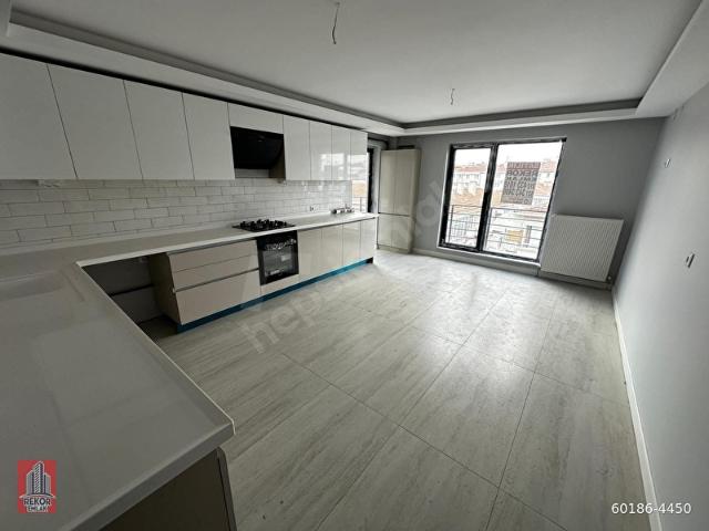 REKOR'DAN KURTULUŞ TAŞKENT SOKAK'TA SIFIR PROJEDE 4+1 DUBLEX OTOPARKLI FULL YAPILI KOMBİLİ