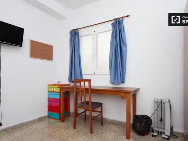 Relajante habitación en piso compartido en Los Pajaritos, Gran.