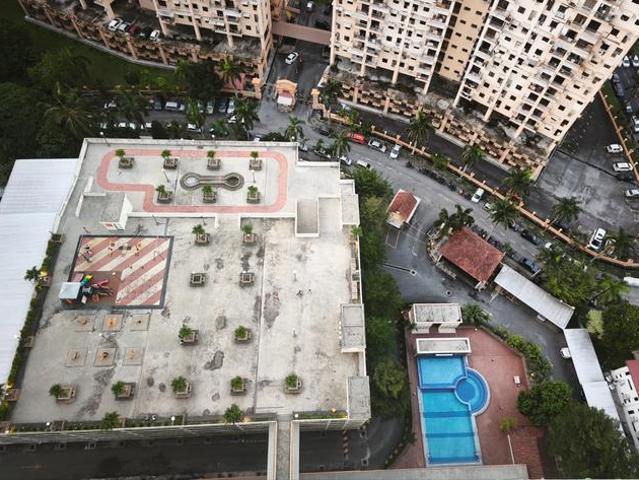 Relau Vista 2 Carparks With Great View