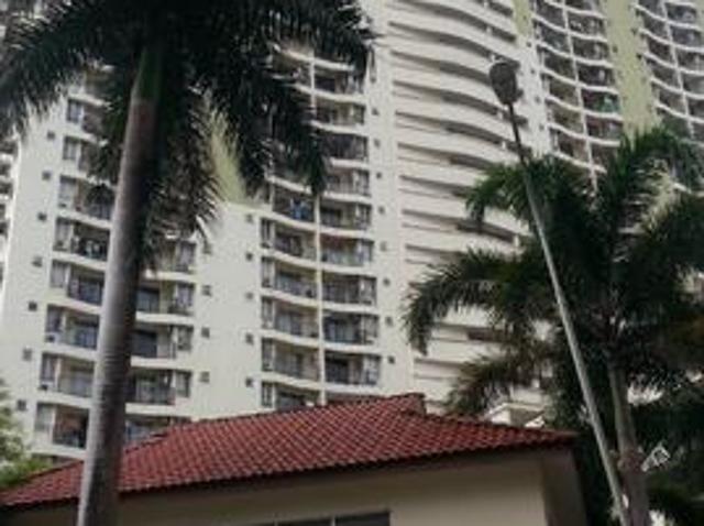 Relau Vista with 2 Car parks Renovated High Floor Freehold