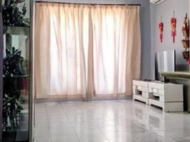 Relau vista relau with balcony 800sft 2 car parks