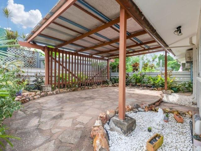 Relaxed Living with Poolside Views in the Heart of Karama