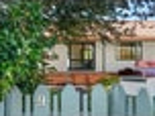 Relaxed Living Just a Short Walk from Town