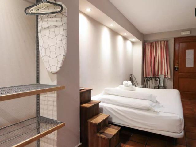 Relaxed studio flat for rent near tapas bars in El Raval