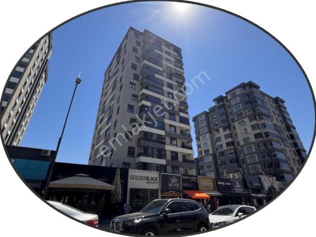 Repa Gayrimenkul Adem Özdemir'den Metro Arkası Monaroza Cad 4+1