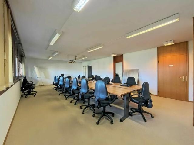 Repräsentanzbüro mit Seeblick Aufteilung nach Wunsch