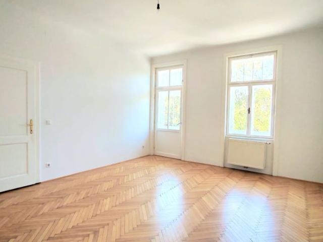 Repräsentative 4 Zimmer Wohnung mit Ausblick unbefristet 2. Stock ohne Lift