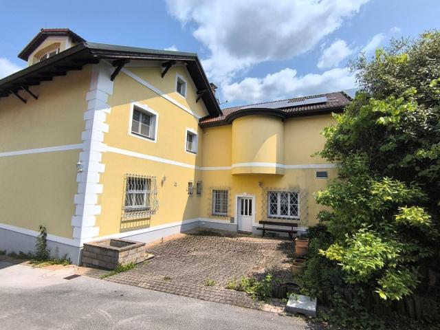 Repräsentative Villa in Bestlage Architektur, Raum und Lage auf Höchstem Niveau