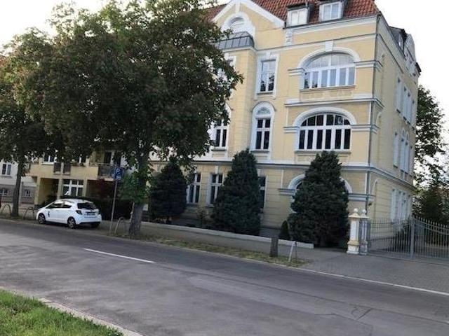 Repräsentative Villa mit historischem Charme ca.75 m² Gewerbefläche im Erdgeschoss