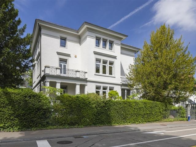 Repräsentative Bürovilla am Zürichsee Single Tenant gesucht
