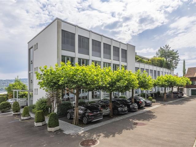 Repräsentative Gewerbefläche am Zürichsee perfekte Lage für Ihr Business!